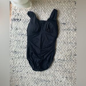 Women’s D cup slender suit Grecian tummy control lands end size 10 - never worn